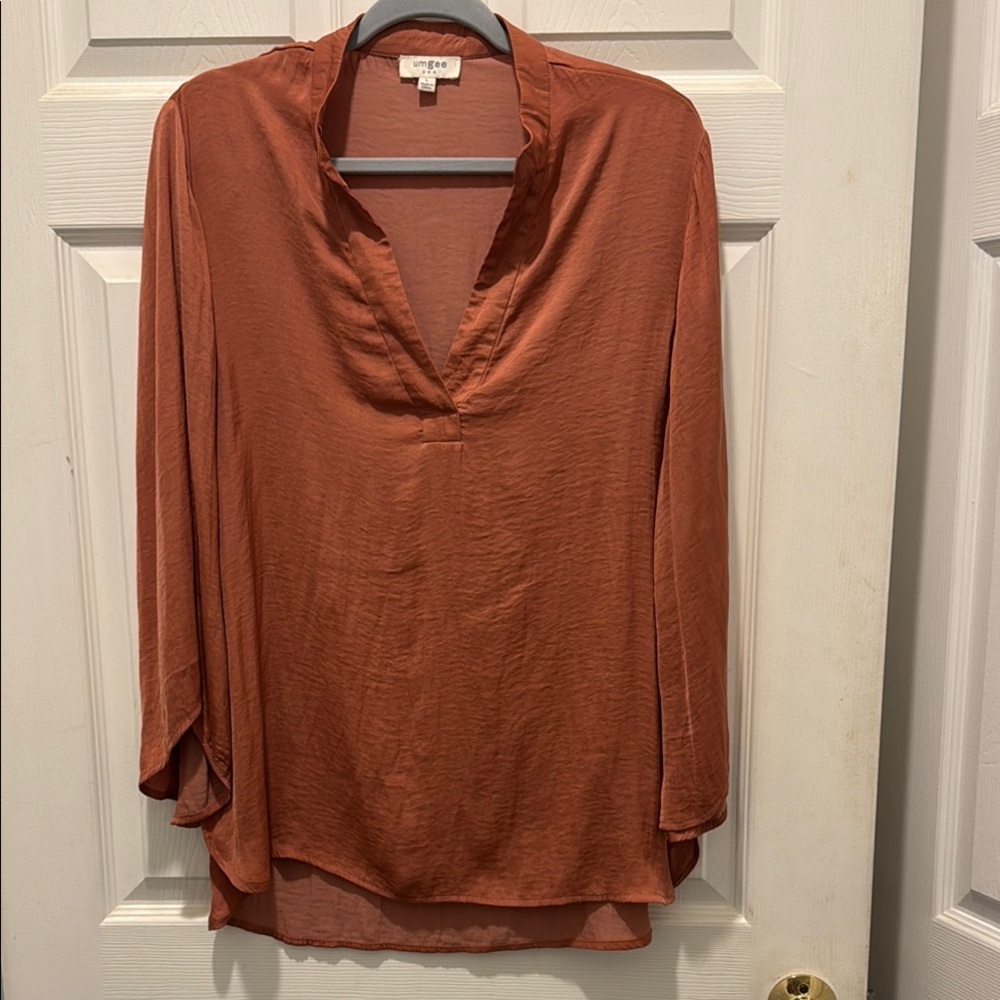Umgee Brown Blouse with Mandarin Collar and‎ Relaxed Fit